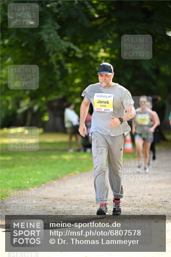 25.08.2024 - 20. Blankeneser Heldenlauf Dr. Thomas Lammeyer http://msf.ph/oto/6807578 25.08.2024 10:18:16 Laufen 6434 meine-sportfotos.de