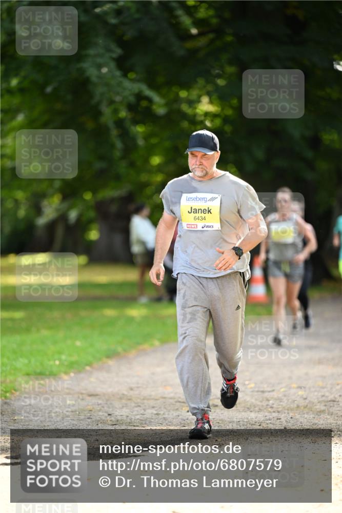 25.08.2024 - 20. Blankeneser Heldenlauf Dr. Thomas Lammeyer http://msf.ph/oto/6807579 25.08.2024 10:18:16 Laufen 6434 meine-sportfotos.de