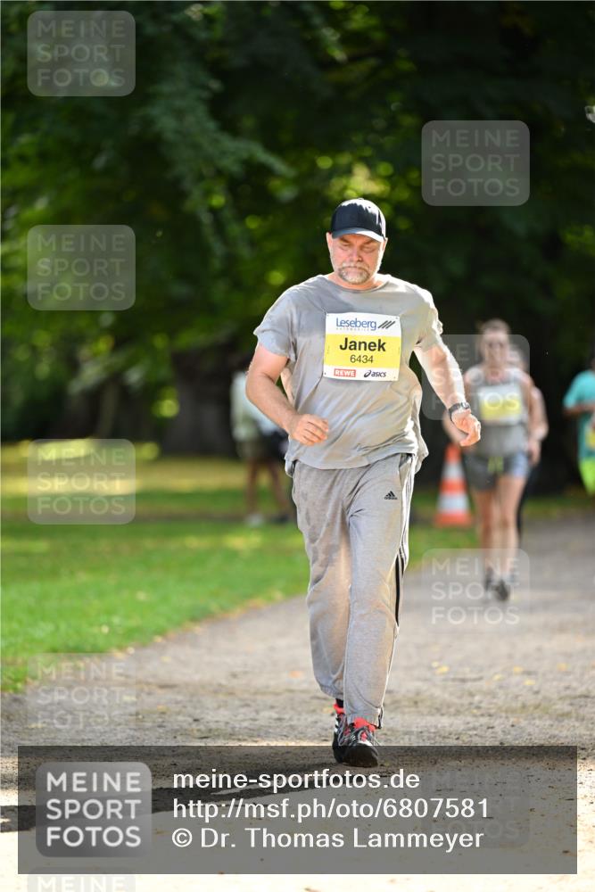 25.08.2024 - 20. Blankeneser Heldenlauf Dr. Thomas Lammeyer http://msf.ph/oto/6807581 25.08.2024 10:18:17 Laufen 6434 meine-sportfotos.de