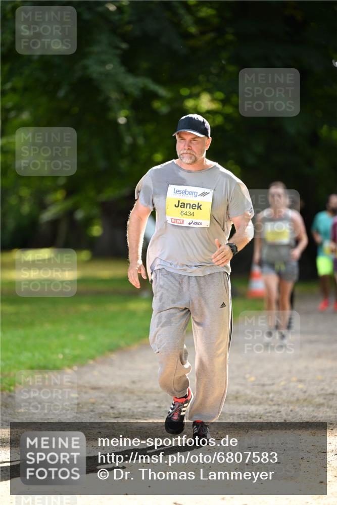 25.08.2024 - 20. Blankeneser Heldenlauf Dr. Thomas Lammeyer http://msf.ph/oto/6807583 25.08.2024 10:18:17 Laufen 6434 meine-sportfotos.de
