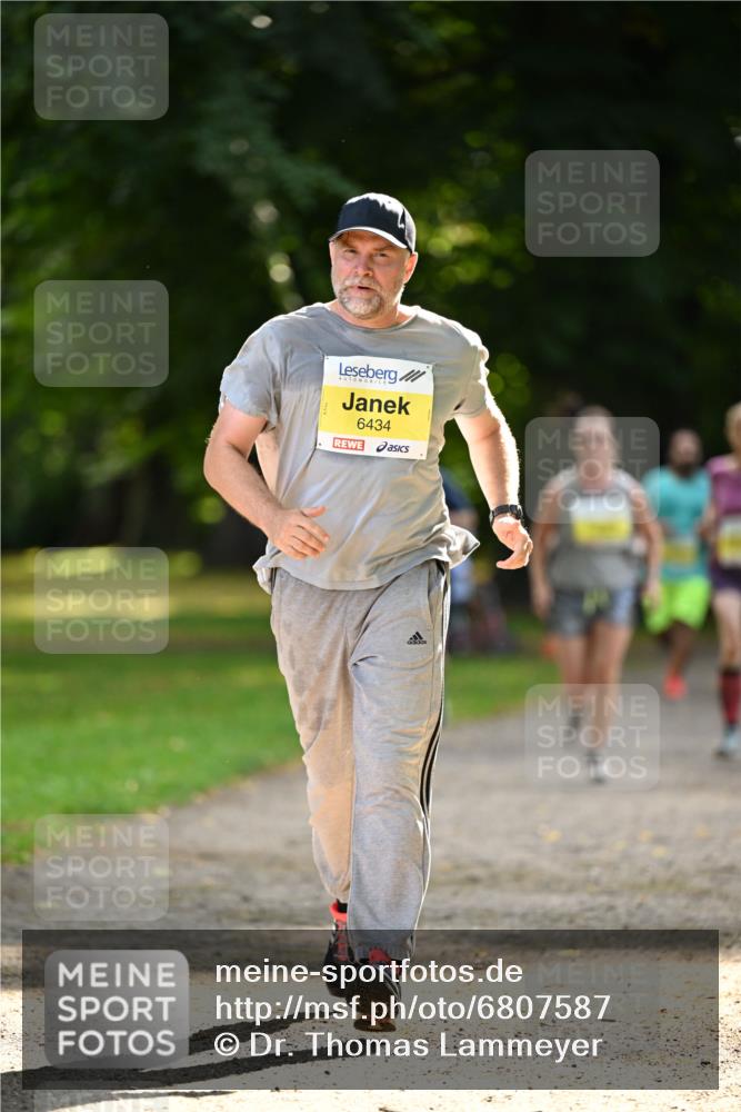 25.08.2024 - 20. Blankeneser Heldenlauf Dr. Thomas Lammeyer http://msf.ph/oto/6807587 25.08.2024 10:18:17 Laufen 6434 meine-sportfotos.de