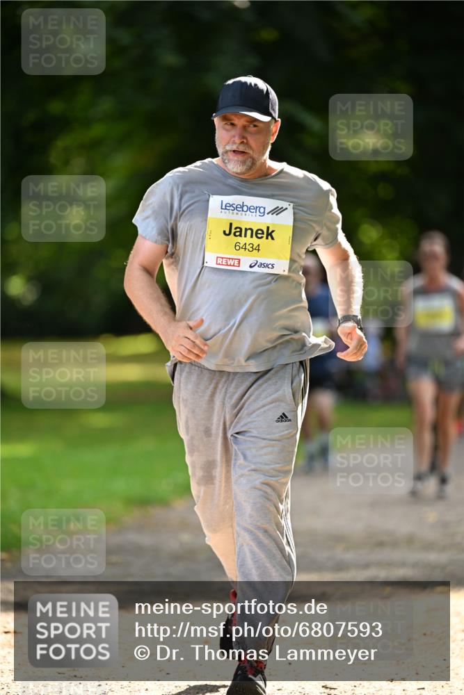 25.08.2024 - 20. Blankeneser Heldenlauf Dr. Thomas Lammeyer http://msf.ph/oto/6807593 25.08.2024 10:18:18 Laufen 6434 meine-sportfotos.de