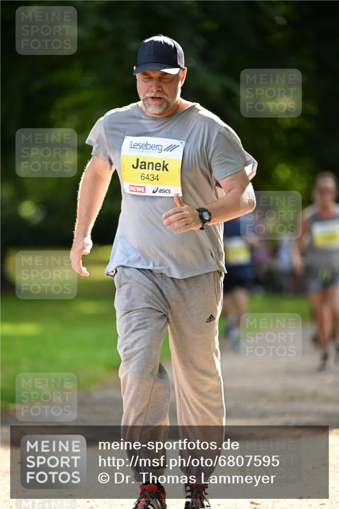 25.08.2024 - 20. Blankeneser Heldenlauf Dr. Thomas Lammeyer http://msf.ph/oto/6807595 25.08.2024 10:18:19 Laufen 6434 meine-sportfotos.de