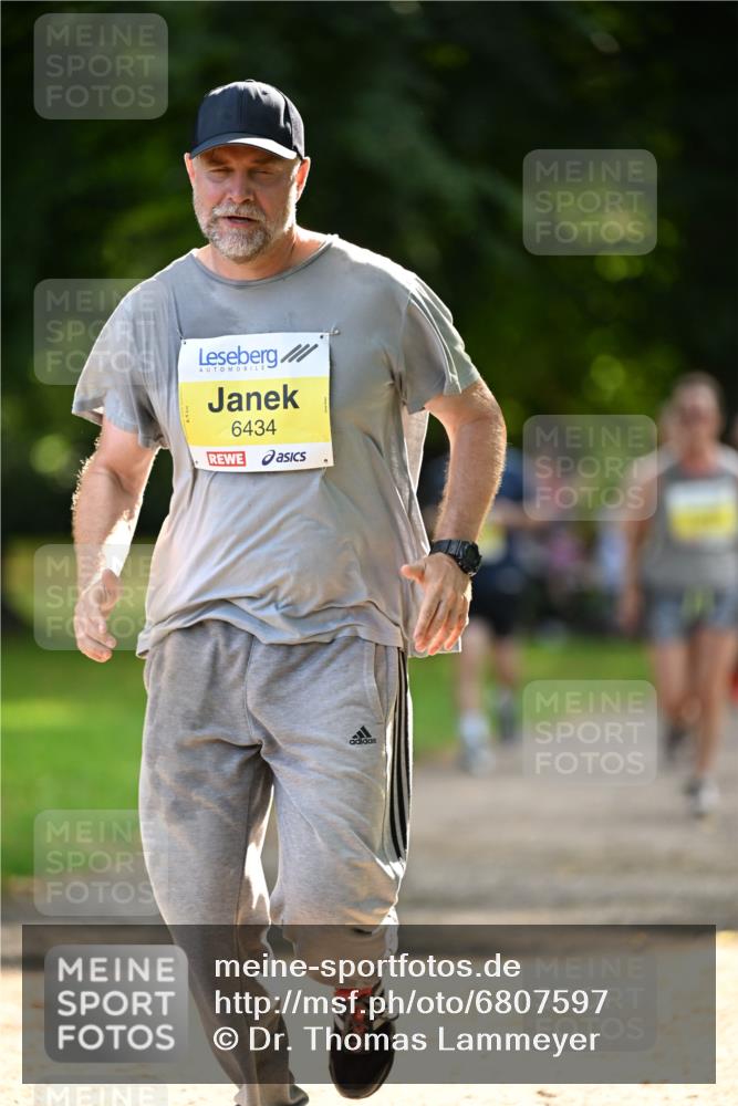 25.08.2024 - 20. Blankeneser Heldenlauf Dr. Thomas Lammeyer http://msf.ph/oto/6807597 25.08.2024 10:18:19 Laufen 6434 meine-sportfotos.de