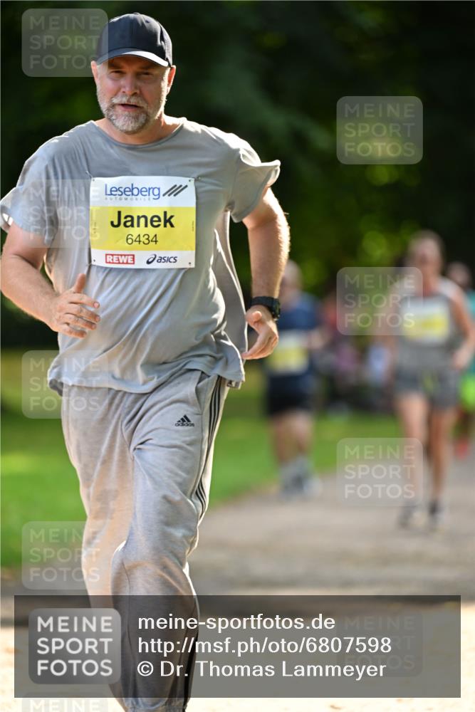 25.08.2024 - 20. Blankeneser Heldenlauf Dr. Thomas Lammeyer http://msf.ph/oto/6807598 25.08.2024 10:18:19 Laufen 6434 meine-sportfotos.de