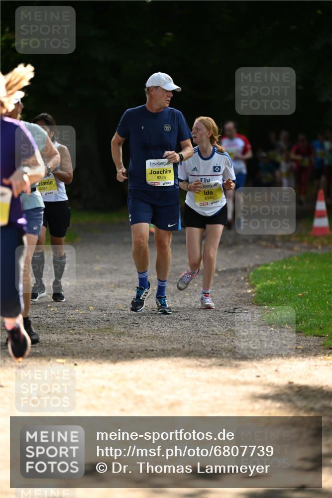 25.08.2024 - 20. Blankeneser Heldenlauf Dr. Thomas Lammeyer http://msf.ph/oto/6807739 25.08.2024 10:18:50 Laufen 6087, 6344, 6345 meine-sportfotos.de