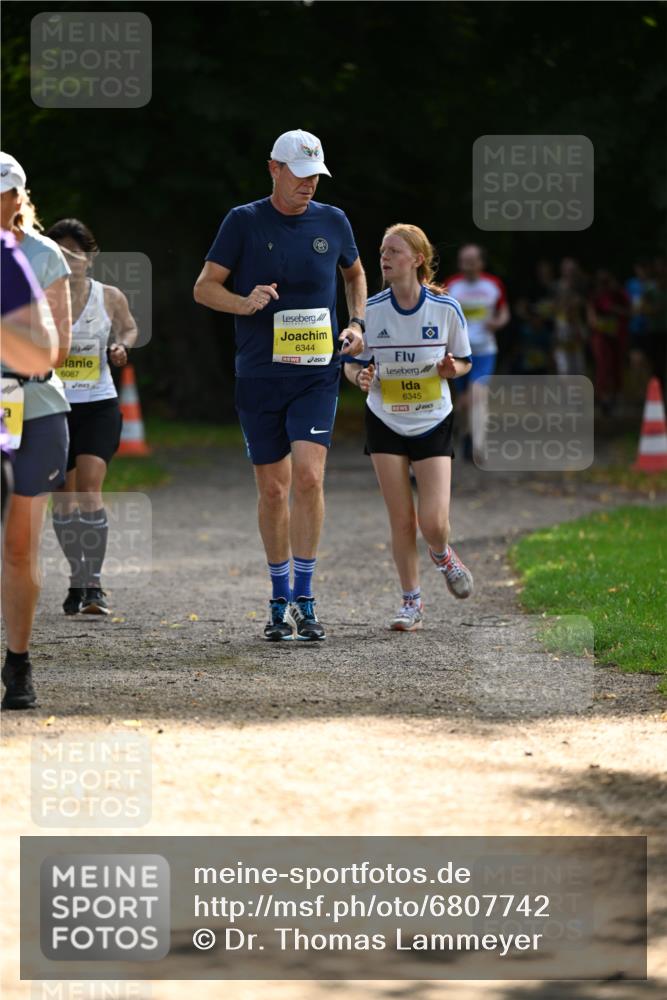 25.08.2024 - 20. Blankeneser Heldenlauf Dr. Thomas Lammeyer http://msf.ph/oto/6807742 25.08.2024 10:18:51 Laufen 6087, 6344, 6345 meine-sportfotos.de