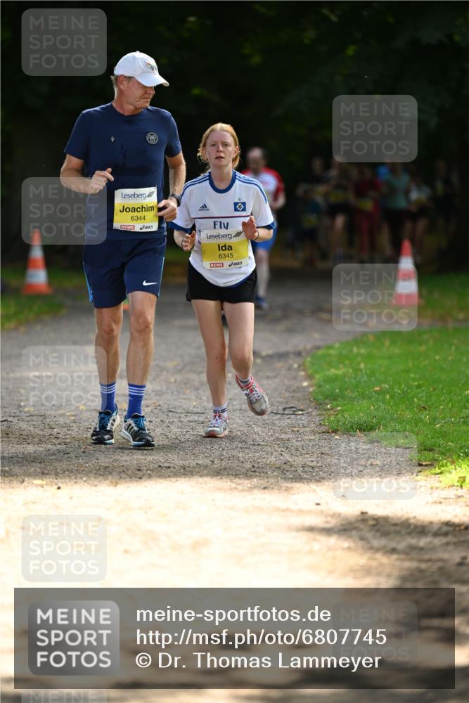 25.08.2024 - 20. Blankeneser Heldenlauf Dr. Thomas Lammeyer http://msf.ph/oto/6807745 25.08.2024 10:18:52 Laufen 6344, 6345 meine-sportfotos.de