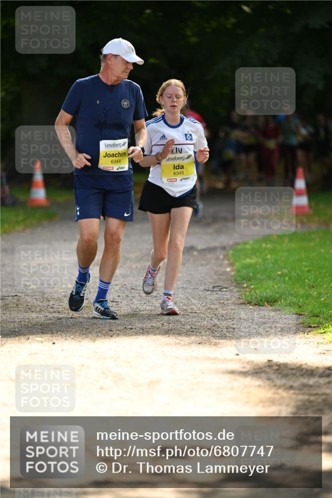 25.08.2024 - 20. Blankeneser Heldenlauf Dr. Thomas Lammeyer http://msf.ph/oto/6807747 25.08.2024 10:18:52 Laufen 6344, 6345 meine-sportfotos.de