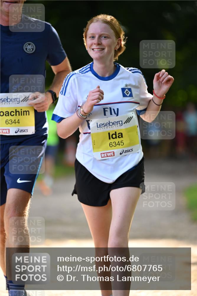 25.08.2024 - 20. Blankeneser Heldenlauf Dr. Thomas Lammeyer http://msf.ph/oto/6807765 25.08.2024 10:18:56 Laufen 6344, 6345 meine-sportfotos.de