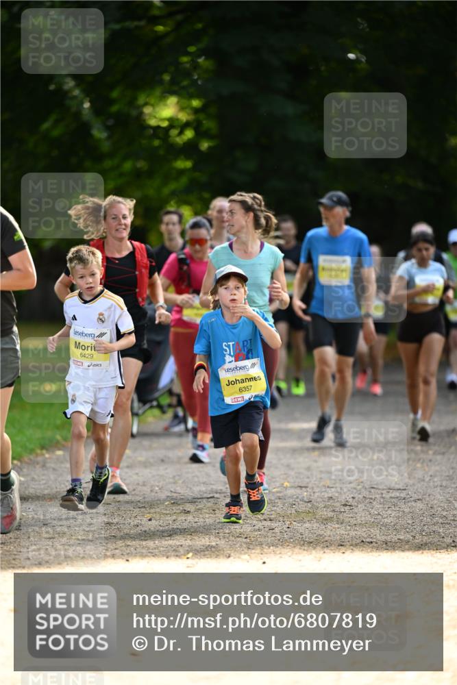 25.08.2024 - 20. Blankeneser Heldenlauf Dr. Thomas Lammeyer http://msf.ph/oto/6807819 25.08.2024 10:19:06 Laufen 6429, 6357 meine-sportfotos.de