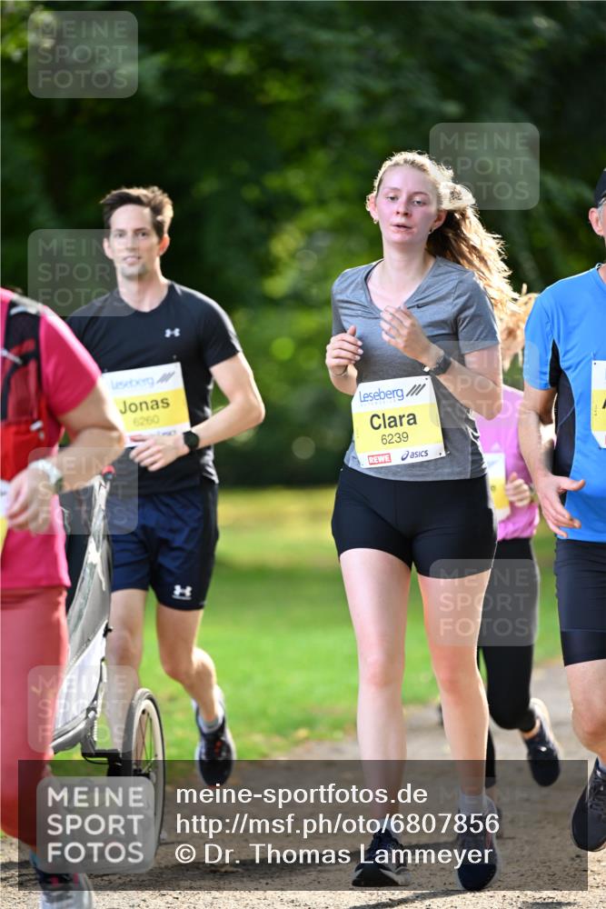 25.08.2024 - 20. Blankeneser Heldenlauf Dr. Thomas Lammeyer http://msf.ph/oto/6807856 25.08.2024 10:19:13 Laufen 6260, 6239 meine-sportfotos.de