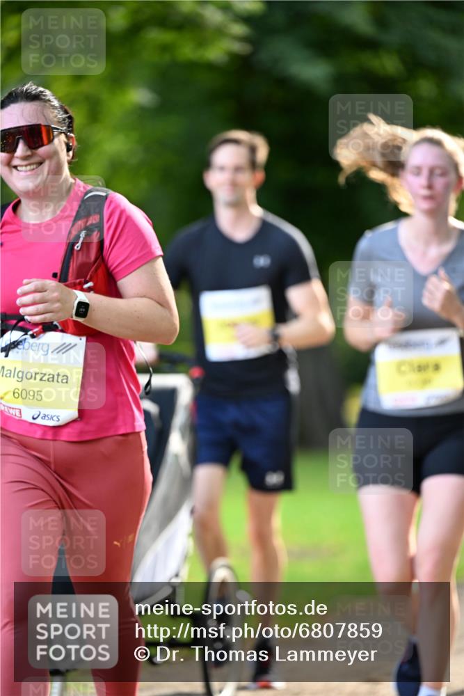 25.08.2024 - 20. Blankeneser Heldenlauf Dr. Thomas Lammeyer http://msf.ph/oto/6807859 25.08.2024 10:19:13 Laufen 6095 meine-sportfotos.de