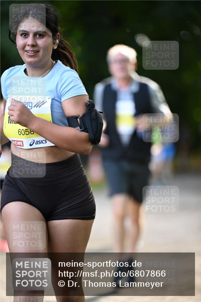25.08.2024 - 20. Blankeneser Heldenlauf Dr. Thomas Lammeyer http://msf.ph/oto/6807866 25.08.2024 10:19:15 Laufen 6058 meine-sportfotos.de