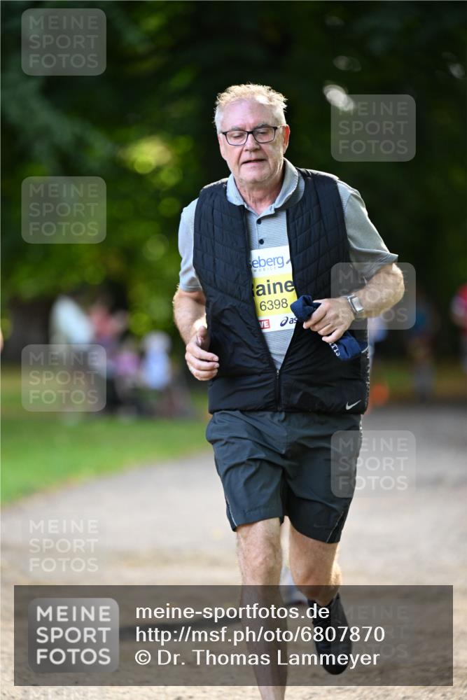 25.08.2024 - 20. Blankeneser Heldenlauf Dr. Thomas Lammeyer http://msf.ph/oto/6807870 25.08.2024 10:19:16 Laufen 6398 meine-sportfotos.de