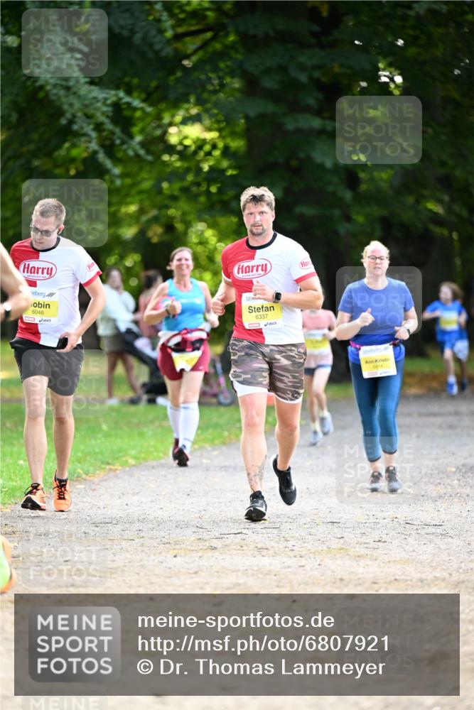 25.08.2024 - 20. Blankeneser Heldenlauf Dr. Thomas Lammeyer http://msf.ph/oto/6807921 25.08.2024 10:19:25 Laufen 6046, 6337 meine-sportfotos.de