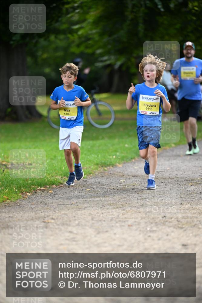 25.08.2024 - 20. Blankeneser Heldenlauf Dr. Thomas Lammeyer http://msf.ph/oto/6807971 25.08.2024 10:19:35 Laufen 6489, 6446 meine-sportfotos.de
