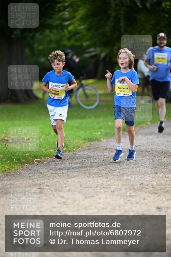 25.08.2024 - 20. Blankeneser Heldenlauf Dr. Thomas Lammeyer http://msf.ph/oto/6807972 25.08.2024 10:19:36 Laufen 6489, 6446 meine-sportfotos.de