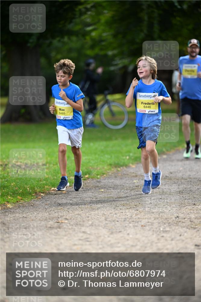 25.08.2024 - 20. Blankeneser Heldenlauf Dr. Thomas Lammeyer http://msf.ph/oto/6807974 25.08.2024 10:19:36 Laufen 6489, 6446 meine-sportfotos.de