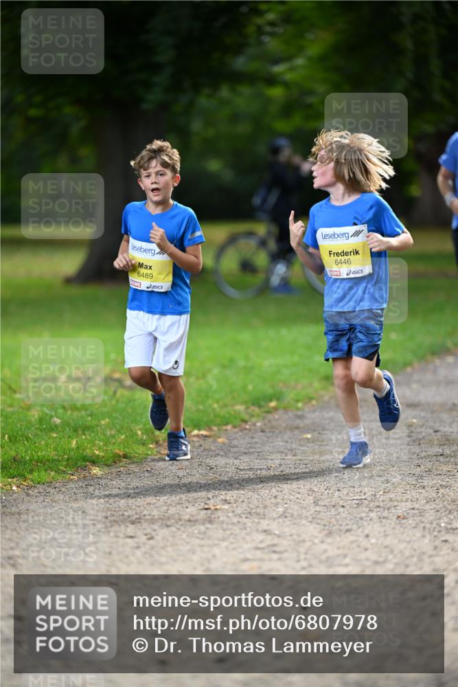 25.08.2024 - 20. Blankeneser Heldenlauf Dr. Thomas Lammeyer http://msf.ph/oto/6807978 25.08.2024 10:19:36 Laufen 6489, 6446 meine-sportfotos.de