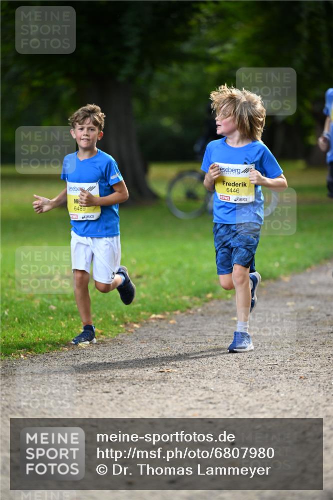 25.08.2024 - 20. Blankeneser Heldenlauf Dr. Thomas Lammeyer http://msf.ph/oto/6807980 25.08.2024 10:19:37 Laufen 6489, 6446 meine-sportfotos.de