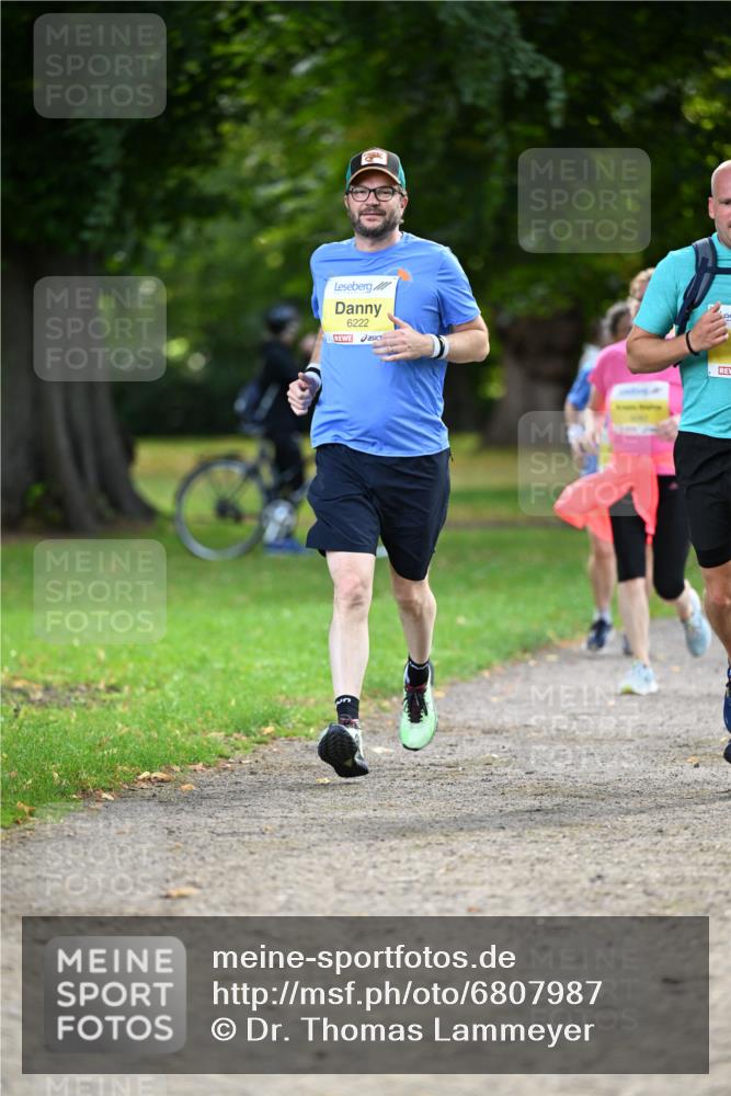 25.08.2024 - 20. Blankeneser Heldenlauf Dr. Thomas Lammeyer http://msf.ph/oto/6807987 25.08.2024 10:19:38 Laufen 6222 meine-sportfotos.de
