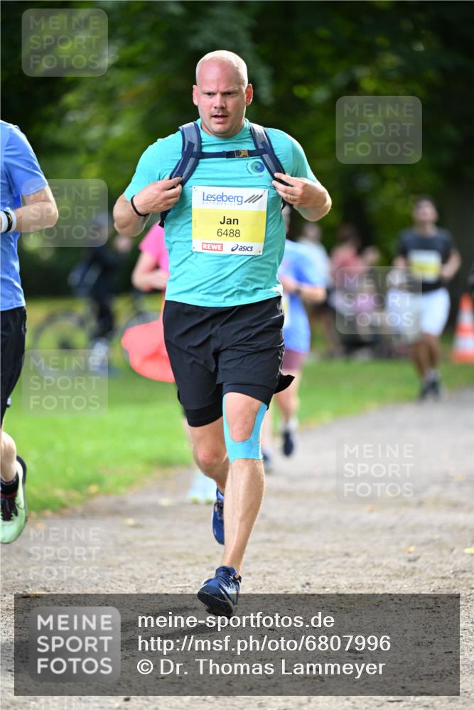 25.08.2024 - 20. Blankeneser Heldenlauf Dr. Thomas Lammeyer http://msf.ph/oto/6807996 25.08.2024 10:19:40 Laufen 6488 meine-sportfotos.de
