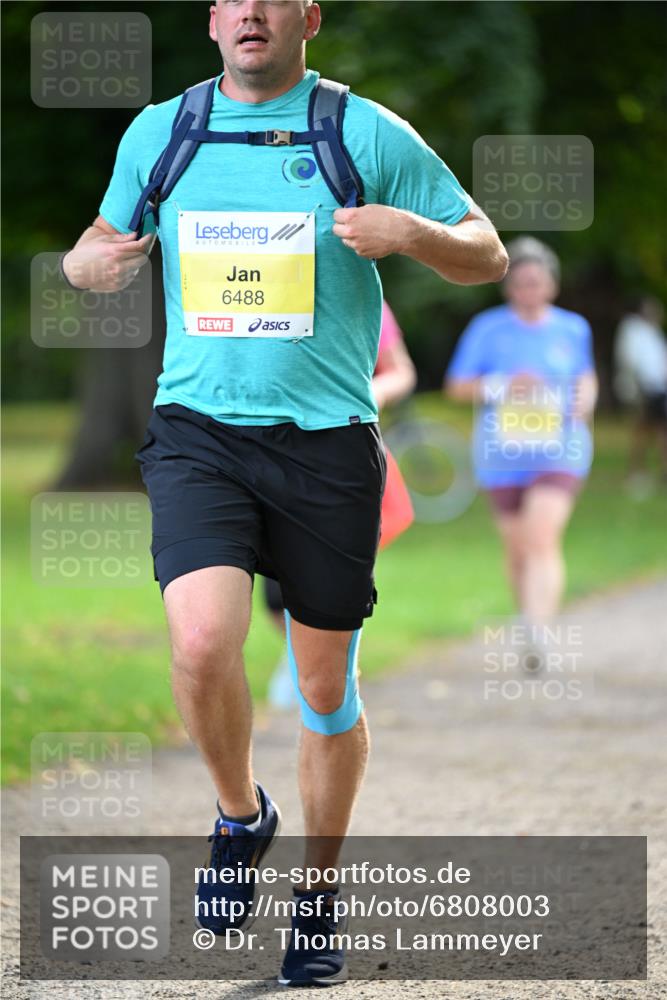 25.08.2024 - 20. Blankeneser Heldenlauf Dr. Thomas Lammeyer http://msf.ph/oto/6808003 25.08.2024 10:19:41 Laufen 6488 meine-sportfotos.de