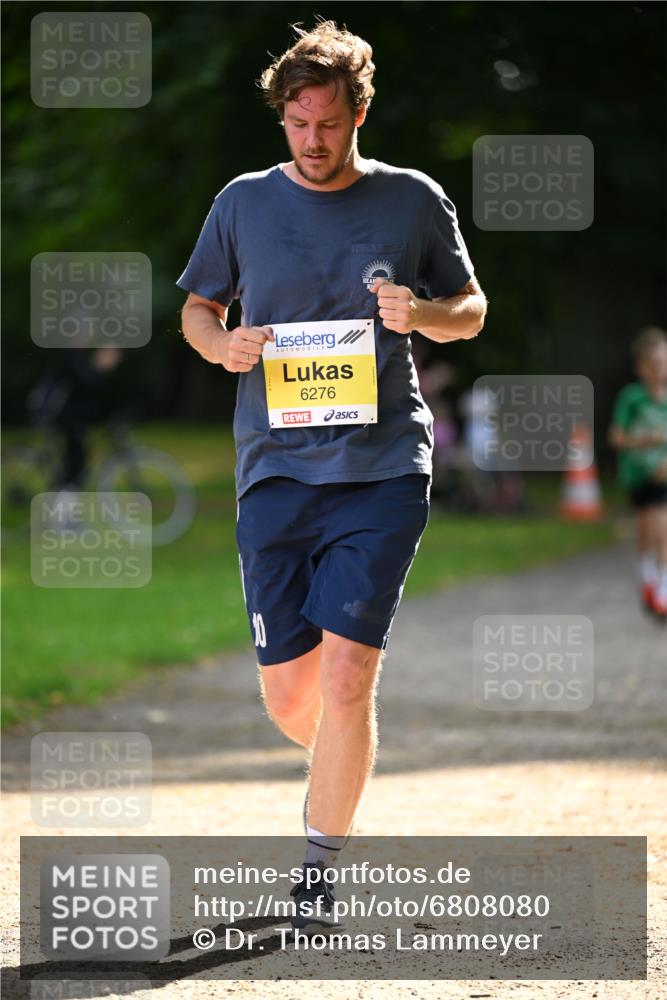 25.08.2024 - 20. Blankeneser Heldenlauf Dr. Thomas Lammeyer http://msf.ph/oto/6808080 25.08.2024 10:19:55 Laufen 6276 meine-sportfotos.de