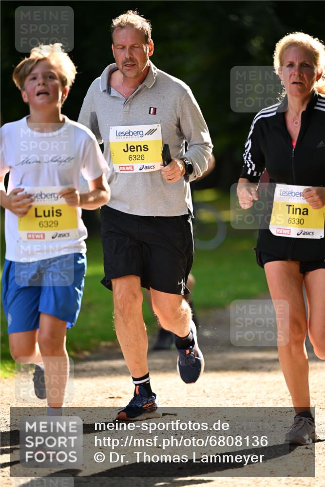 25.08.2024 - 20. Blankeneser Heldenlauf Dr. Thomas Lammeyer http://msf.ph/oto/6808136 25.08.2024 10:20:11 Laufen 6326, 6329, 6330 meine-sportfotos.de