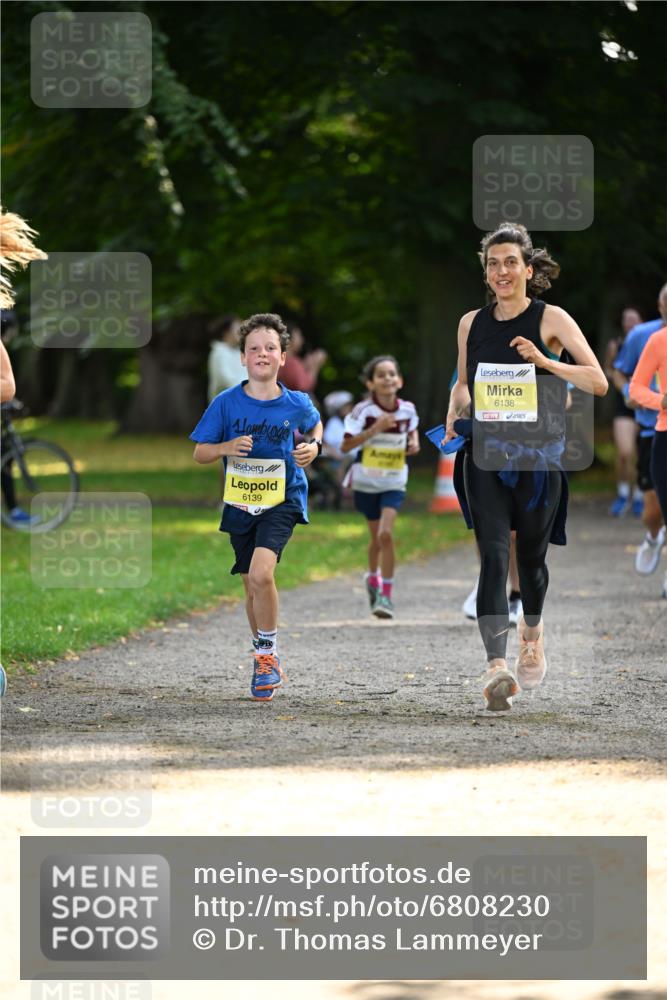 25.08.2024 - 20. Blankeneser Heldenlauf Dr. Thomas Lammeyer http://msf.ph/oto/6808230 25.08.2024 10:20:41 Laufen 6139, 6138 meine-sportfotos.de