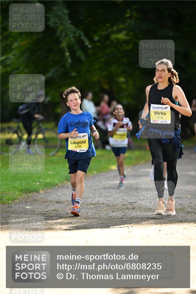 25.08.2024 - 20. Blankeneser Heldenlauf Dr. Thomas Lammeyer http://msf.ph/oto/6808235 25.08.2024 10:20:41 Laufen 6139, 6138 meine-sportfotos.de
