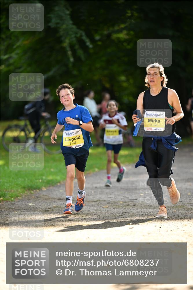 25.08.2024 - 20. Blankeneser Heldenlauf Dr. Thomas Lammeyer http://msf.ph/oto/6808237 25.08.2024 10:20:42 Laufen 6139, 6138 meine-sportfotos.de