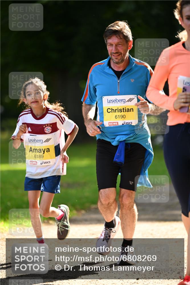 25.08.2024 - 20. Blankeneser Heldenlauf Dr. Thomas Lammeyer http://msf.ph/oto/6808269 25.08.2024 10:20:47 Laufen 6190, 6189 meine-sportfotos.de