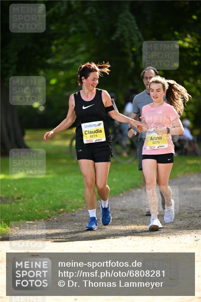 25.08.2024 - 20. Blankeneser Heldenlauf Dr. Thomas Lammeyer http://msf.ph/oto/6808281 25.08.2024 10:20:53 Laufen 6274, 6275 meine-sportfotos.de