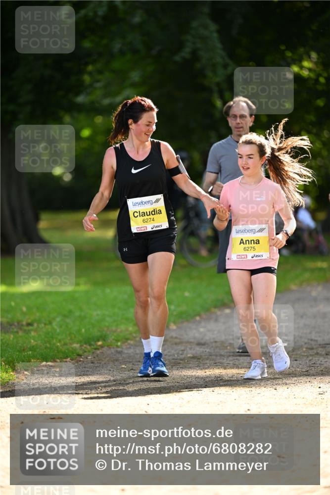 25.08.2024 - 20. Blankeneser Heldenlauf Dr. Thomas Lammeyer http://msf.ph/oto/6808282 25.08.2024 10:20:53 Laufen 6274, 6275 meine-sportfotos.de