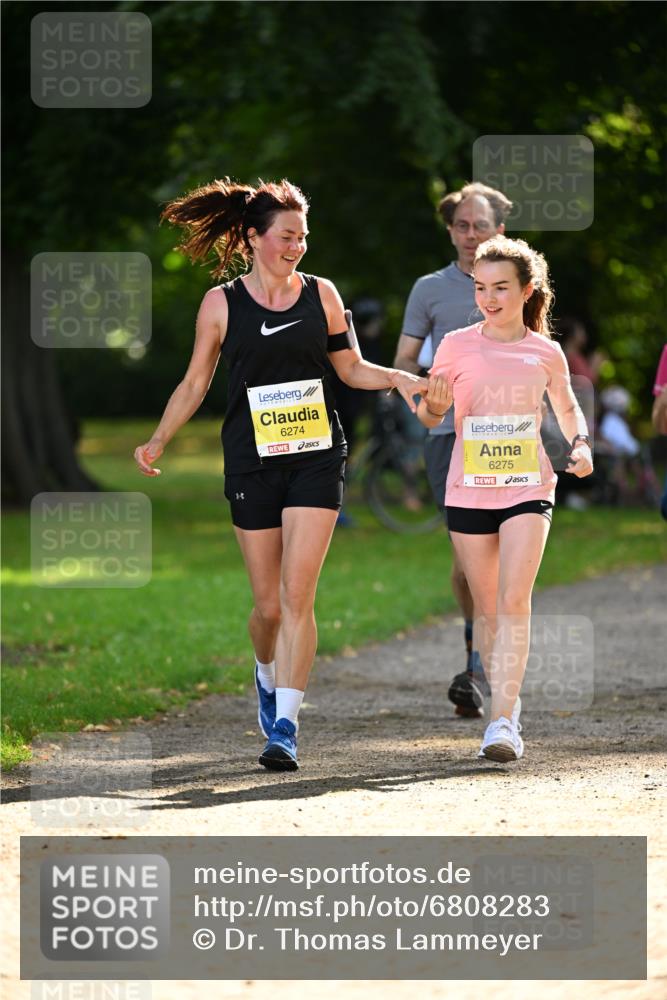25.08.2024 - 20. Blankeneser Heldenlauf Dr. Thomas Lammeyer http://msf.ph/oto/6808283 25.08.2024 10:20:53 Laufen 6274, 6275 meine-sportfotos.de