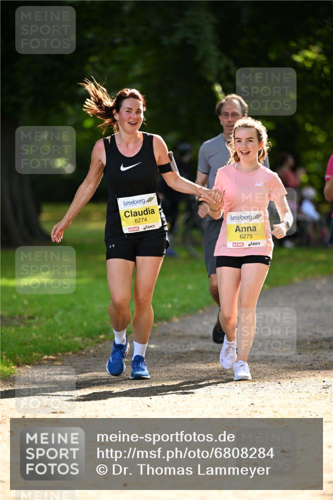 25.08.2024 - 20. Blankeneser Heldenlauf Dr. Thomas Lammeyer http://msf.ph/oto/6808284 25.08.2024 10:20:53 Laufen 6274, 6275 meine-sportfotos.de
