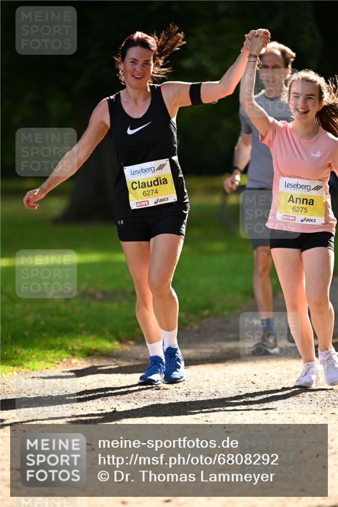 25.08.2024 - 20. Blankeneser Heldenlauf Dr. Thomas Lammeyer http://msf.ph/oto/6808292 25.08.2024 10:20:54 Laufen 6274, 6275 meine-sportfotos.de