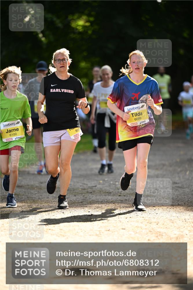25.08.2024 - 20. Blankeneser Heldenlauf Dr. Thomas Lammeyer http://msf.ph/oto/6808312 25.08.2024 10:20:59 Laufen 6100, 6098, 6099 meine-sportfotos.de