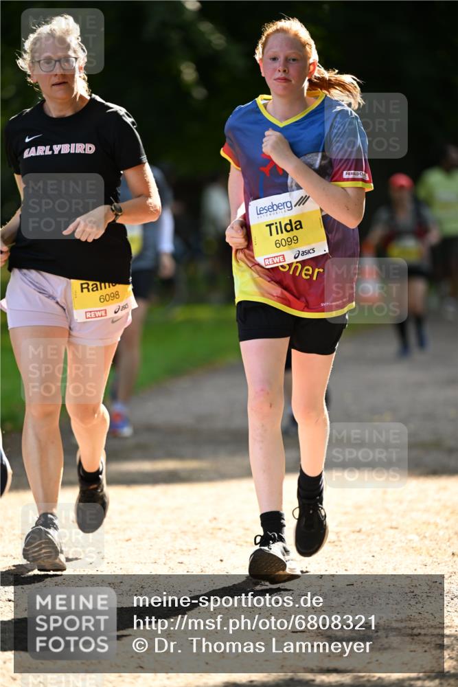 25.08.2024 - 20. Blankeneser Heldenlauf Dr. Thomas Lammeyer http://msf.ph/oto/6808321 25.08.2024 10:21:00 Laufen 6098, 6099 meine-sportfotos.de