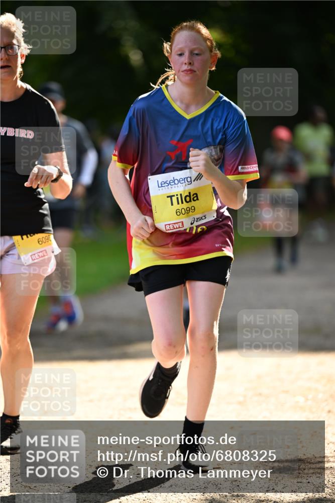 25.08.2024 - 20. Blankeneser Heldenlauf Dr. Thomas Lammeyer http://msf.ph/oto/6808325 25.08.2024 10:21:01 Laufen 6098, 6099 meine-sportfotos.de