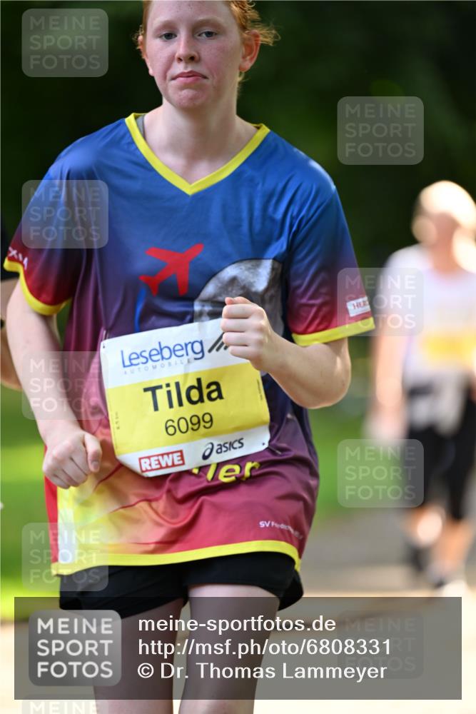 25.08.2024 - 20. Blankeneser Heldenlauf Dr. Thomas Lammeyer http://msf.ph/oto/6808331 25.08.2024 10:21:02 Laufen 6099 meine-sportfotos.de