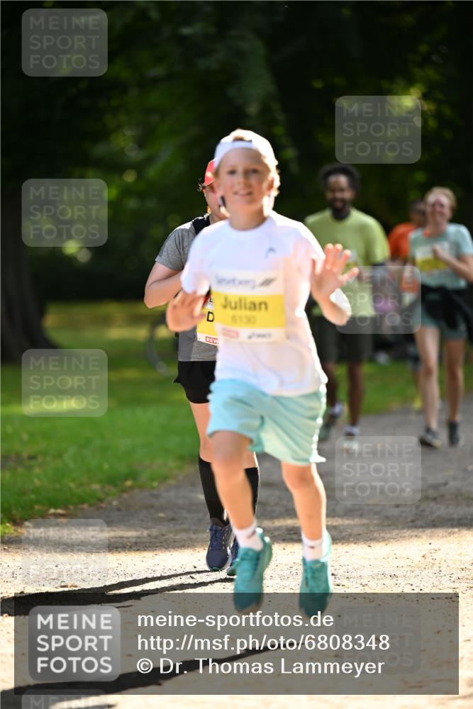25.08.2024 - 20. Blankeneser Heldenlauf Dr. Thomas Lammeyer http://msf.ph/oto/6808348 25.08.2024 10:21:08 Laufen 6130 meine-sportfotos.de