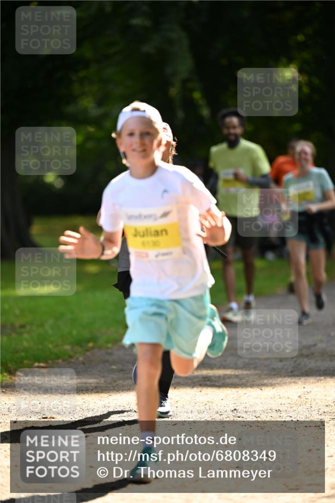 25.08.2024 - 20. Blankeneser Heldenlauf Dr. Thomas Lammeyer http://msf.ph/oto/6808349 25.08.2024 10:21:08 Laufen 4130 meine-sportfotos.de
