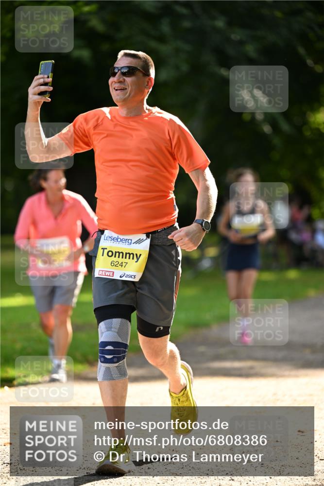 25.08.2024 - 20. Blankeneser Heldenlauf Dr. Thomas Lammeyer http://msf.ph/oto/6808386 25.08.2024 10:21:16 Laufen 6247 meine-sportfotos.de