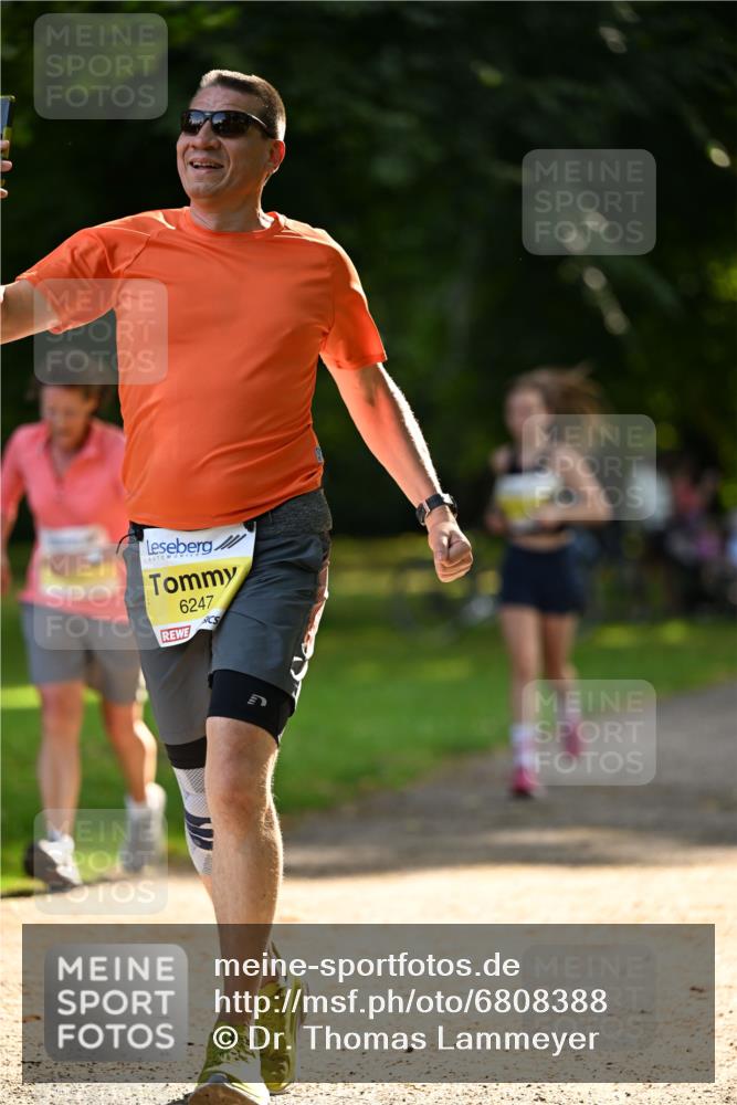 25.08.2024 - 20. Blankeneser Heldenlauf Dr. Thomas Lammeyer http://msf.ph/oto/6808388 25.08.2024 10:21:16 Laufen 6247 meine-sportfotos.de
