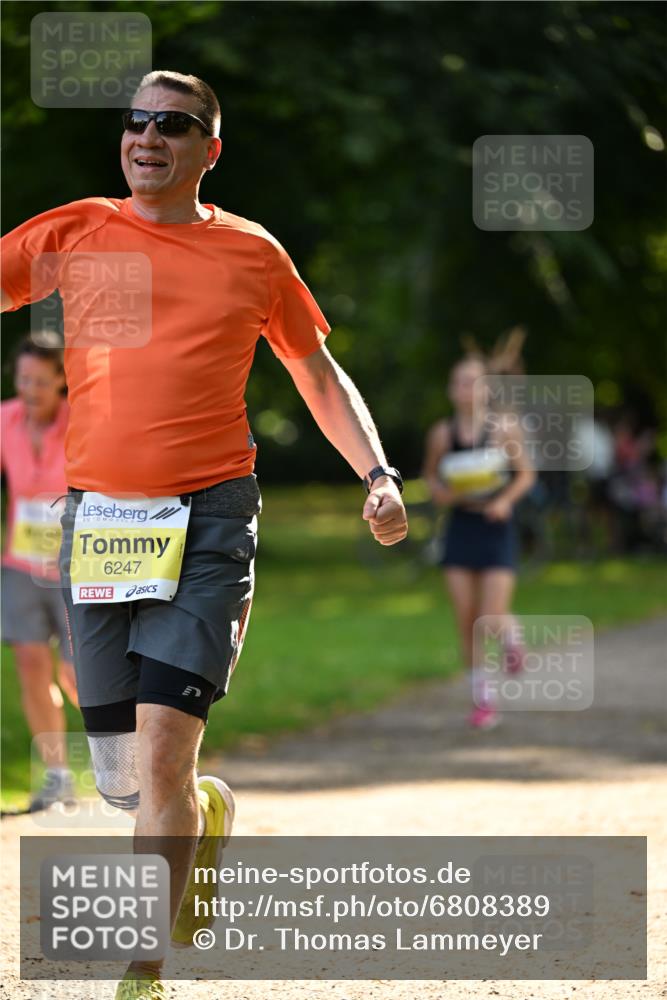 25.08.2024 - 20. Blankeneser Heldenlauf Dr. Thomas Lammeyer http://msf.ph/oto/6808389 25.08.2024 10:21:16 Laufen 6247 meine-sportfotos.de