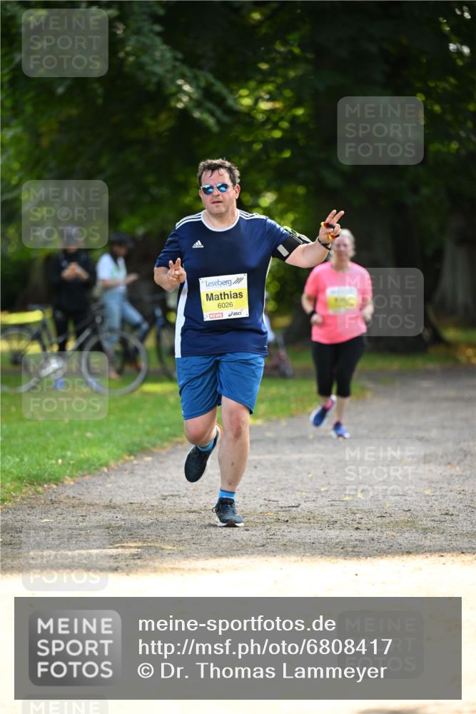 25.08.2024 - 20. Blankeneser Heldenlauf Dr. Thomas Lammeyer http://msf.ph/oto/6808417 25.08.2024 10:21:25 Laufen 6026 meine-sportfotos.de