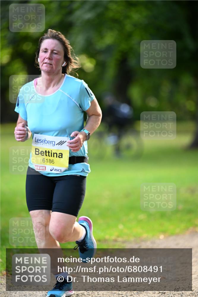 25.08.2024 - 20. Blankeneser Heldenlauf Dr. Thomas Lammeyer http://msf.ph/oto/6808491 25.08.2024 10:21:42 Laufen 6186 meine-sportfotos.de